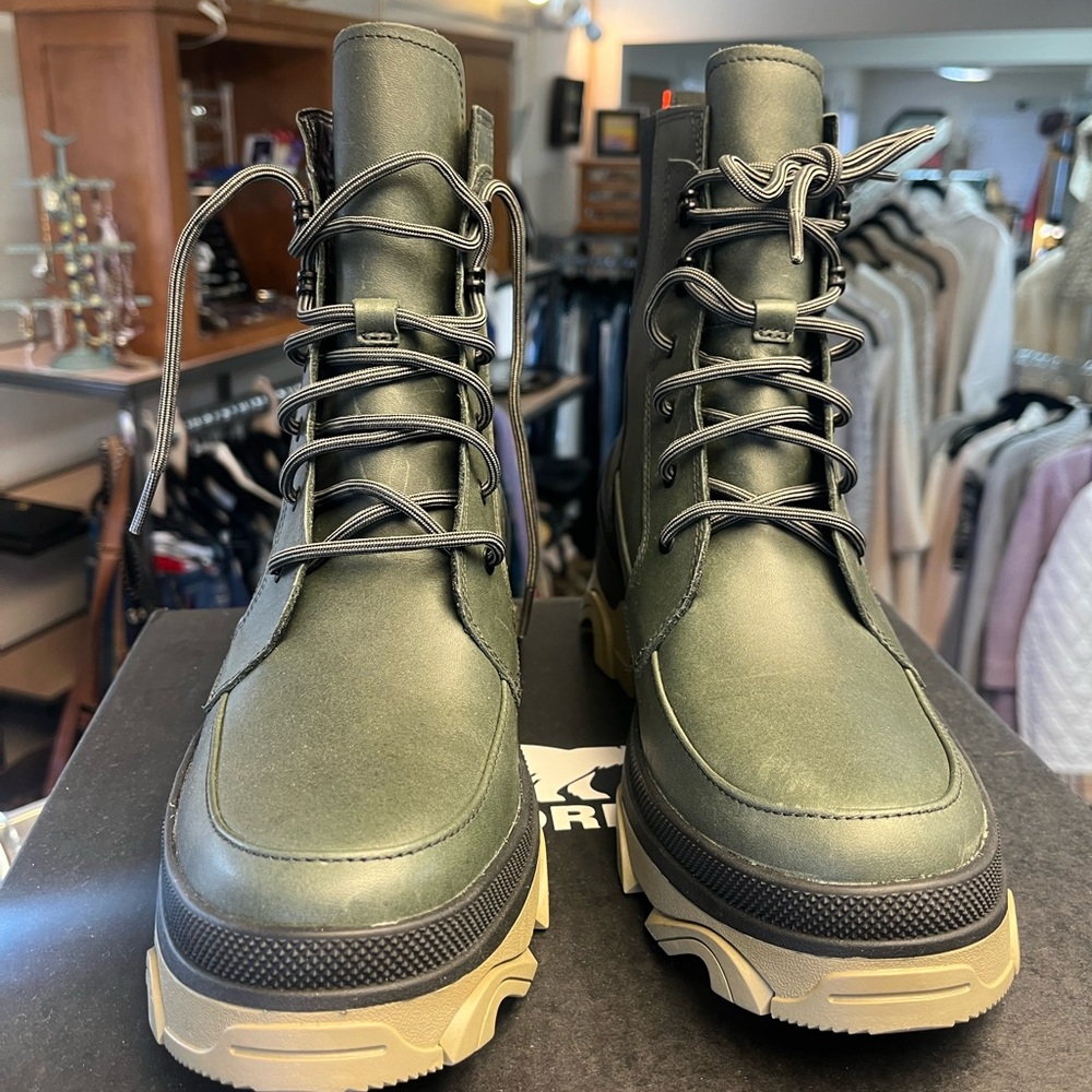 SOREL Brex Boots color Moss Sz 8.5 BNIB